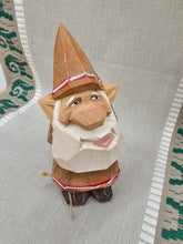 Load image into Gallery viewer, Flat-Plane Carvings by Charles Banks