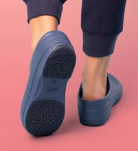 Load image into Gallery viewer, Dansko Molded Clogs