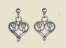 Load image into Gallery viewer, Earrings from Sylsmidja
