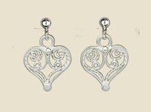 Load image into Gallery viewer, Earrings from Sylsmidja
