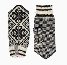 Load image into Gallery viewer, Classic Selbu Mitten from Nordlender
